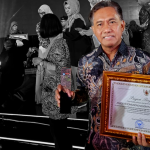 Akademi Komunitas Negeri Putra Sang Fajar Blitar Raih Penghargaan atas Nilai Kinerja Anggaran Terbaik dari Mendikbudristek