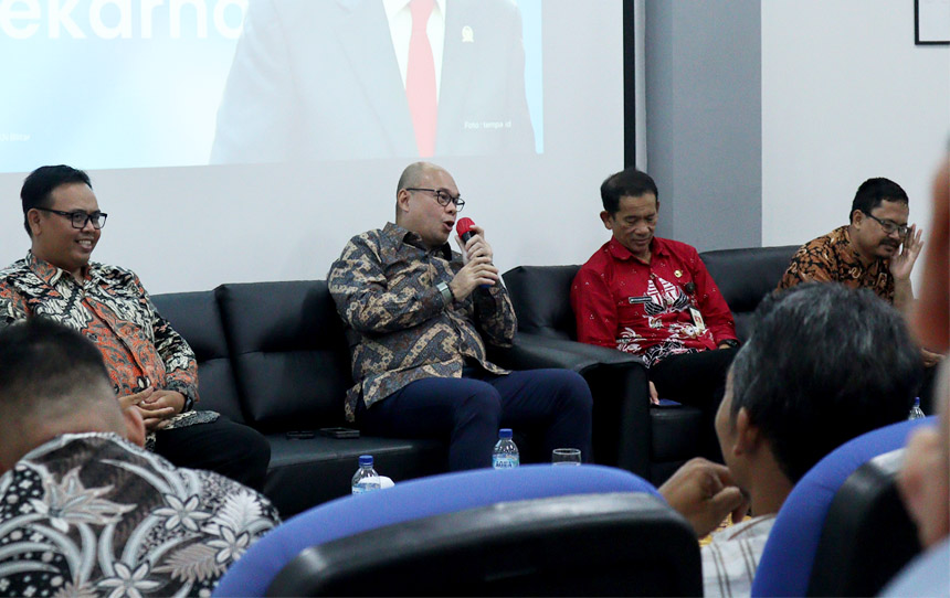 Romy Soekarno Kunjungi AKN Putra Sang Fajar Blitar: Jadikan Era Digital Sebagai Jembatan Ideologi Bung Karno!